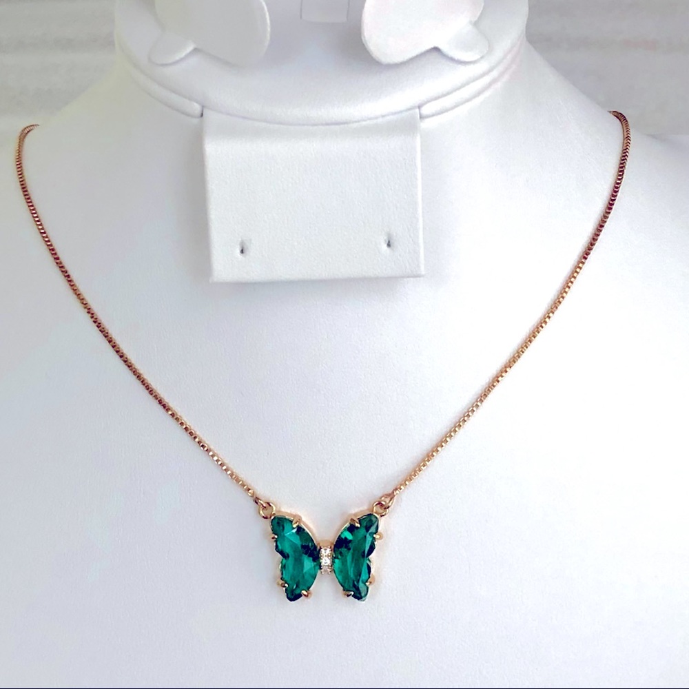 18kt Gold Plated Green Emerald Butterfly Pendant Necklace - Picture 3 of 8
